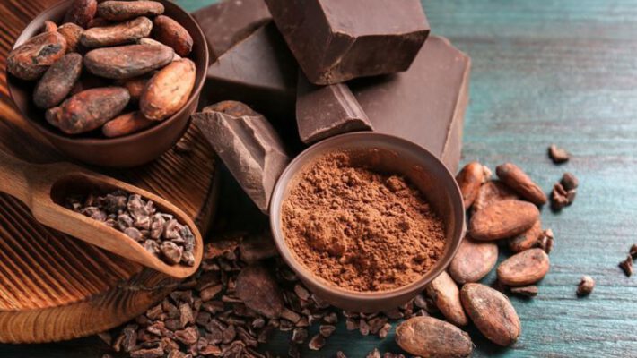 Hàm lượng chất xơ: 3,1 gam trong miếng 1 28 gam chứa 70 – 85% cacao hoặc 10,9 gam trên 100 gam.